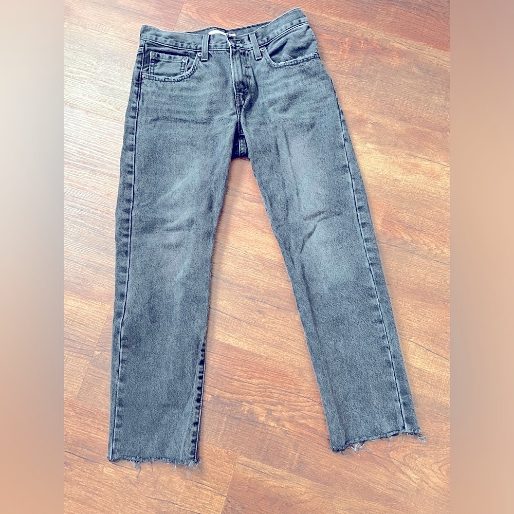 Levis Women Middy Straight Jeans, Washed Black, Size W26, red tab, zip fly jeans
